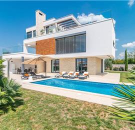 4 bedroom villa with pool near Pula, sleeps 8